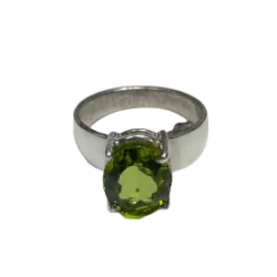 Bague en Péridot serti en...