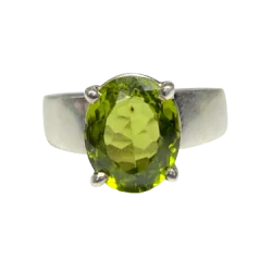 Bague en Péridot serti en Argent 925 | Dans les Yeux de Gaïa
