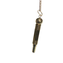 Pendule en métal doré 1
