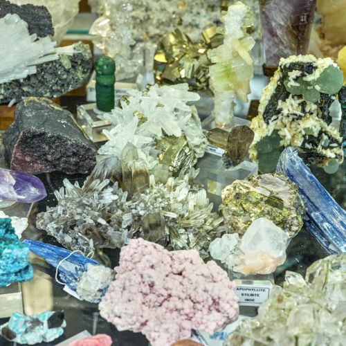 Minéraux bruts et pierres roulées | Boutique ésotérique en ligne Dans les Yeux de Gaïa